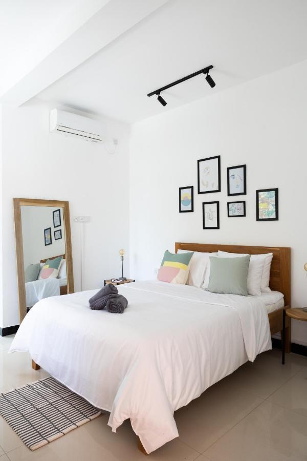 Spindrift Hostel Madiha (Adults Only) Matara Bagian luar foto