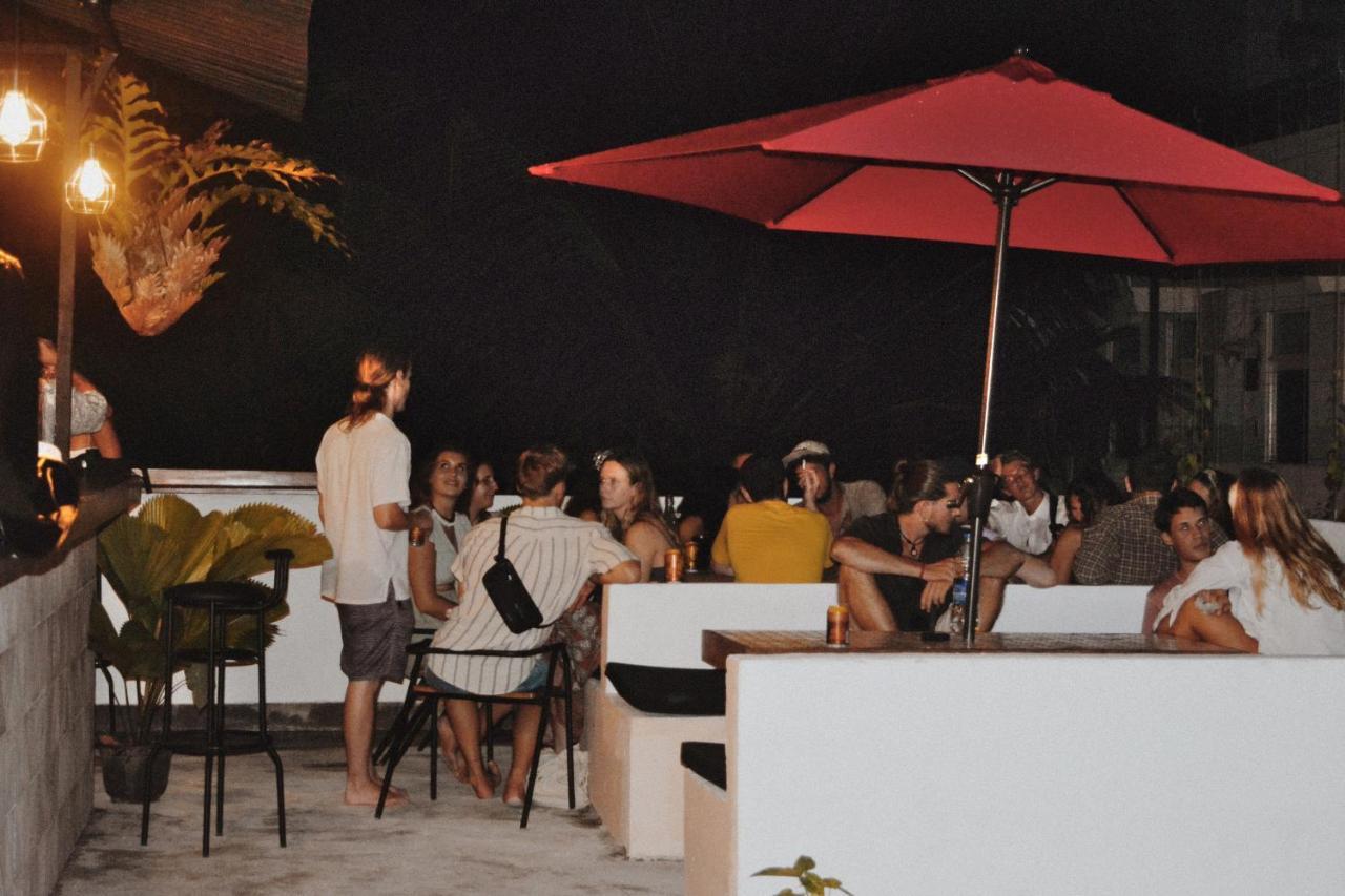 Spindrift Hostel Madiha (Adults Only) Matara Bagian luar foto